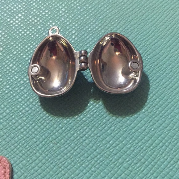 Easter Charm - Picture 2 of 3